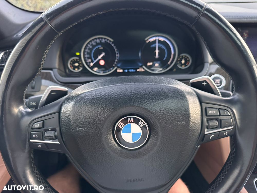 BMW Seria 7 740i Aut. - 16