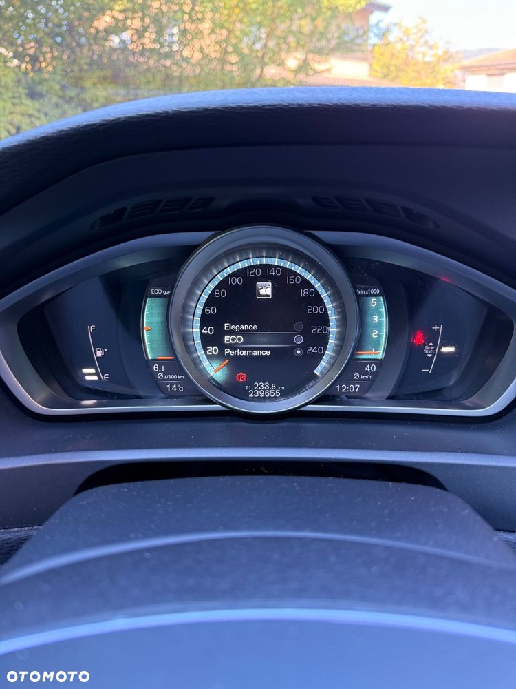 Volvo V40 D3 Momentum - 23