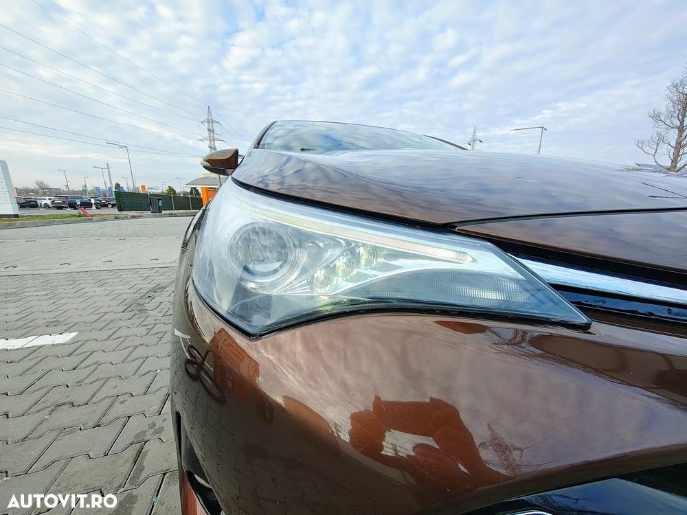 Toyota Avensis 2.0 D-4D Executive Terracotta - 10