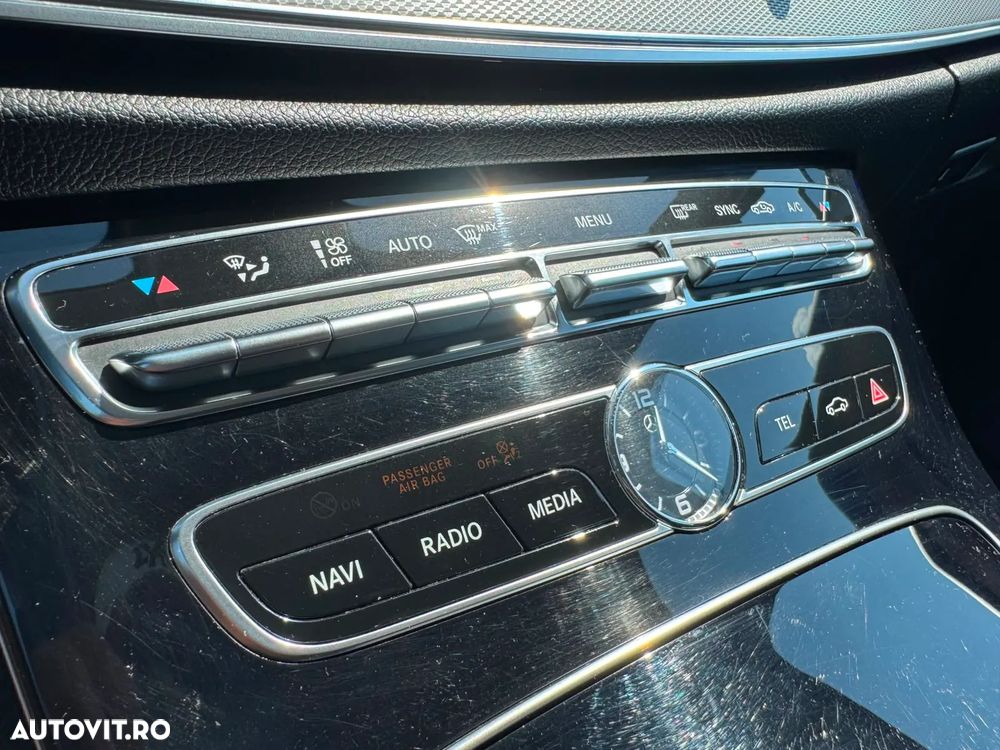 Mercedes-Benz E - 27