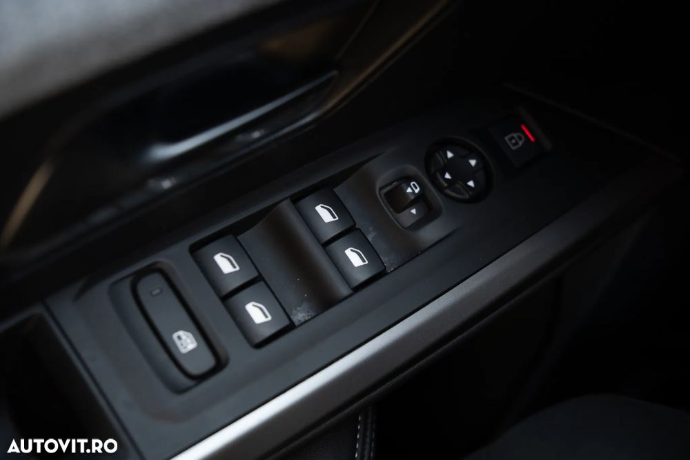 Peugeot 3008 1.2 Hybrid 145 e-DCS6 Allure - 17