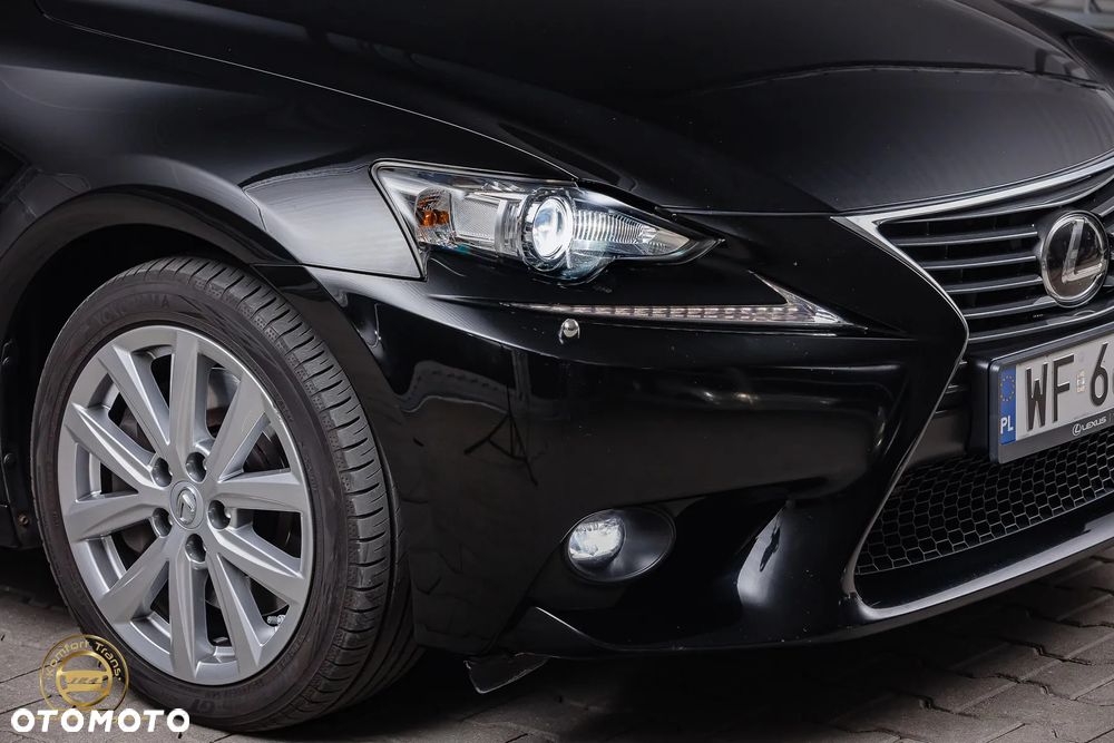 Lexus IS 200t Elite - 12