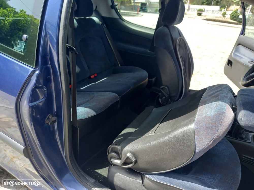 Peugeot 206 1.1 XR Présence - 7