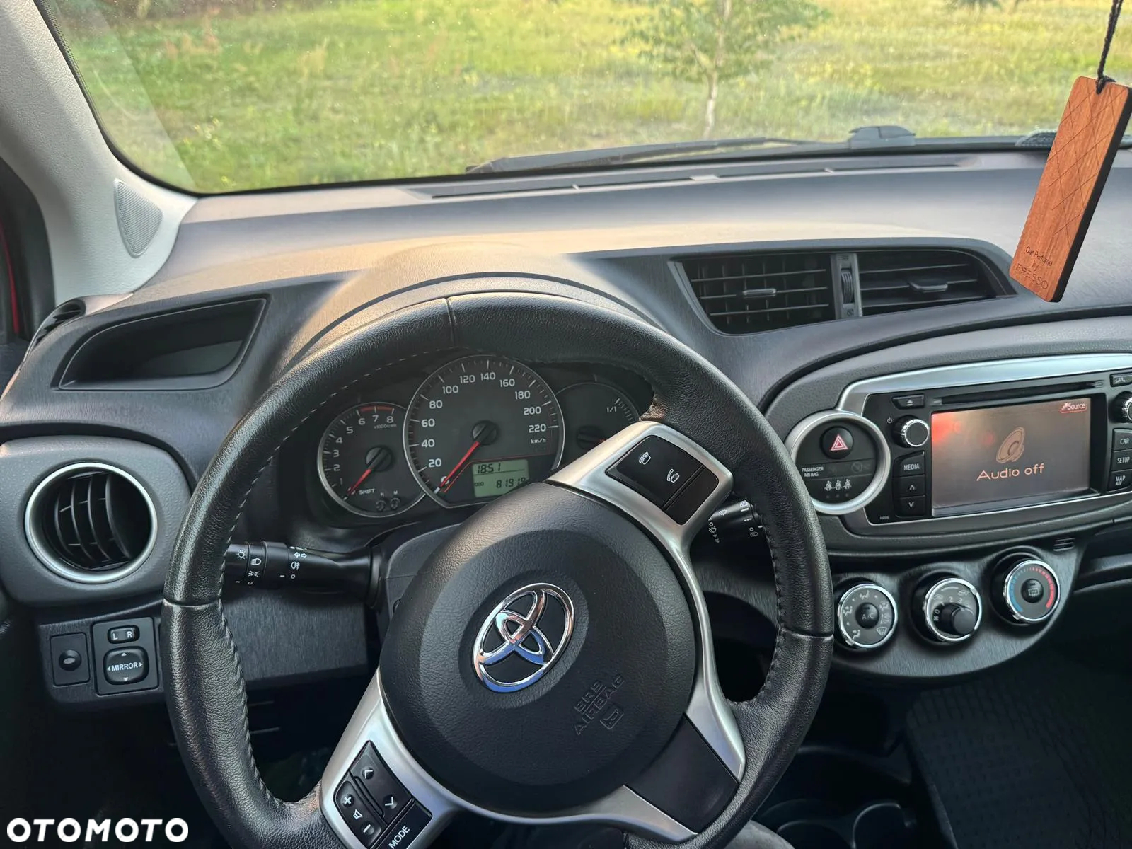 Toyota Yaris - 12