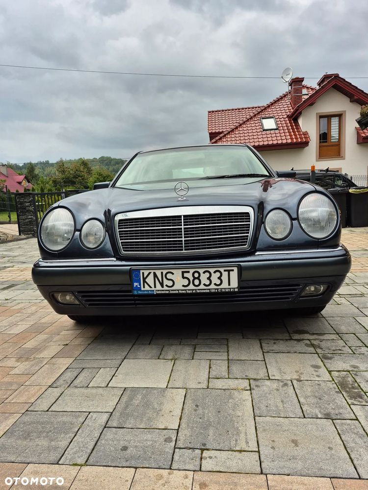 Mercedes-Benz Klasa E 320 4-Matic Elegance - 21