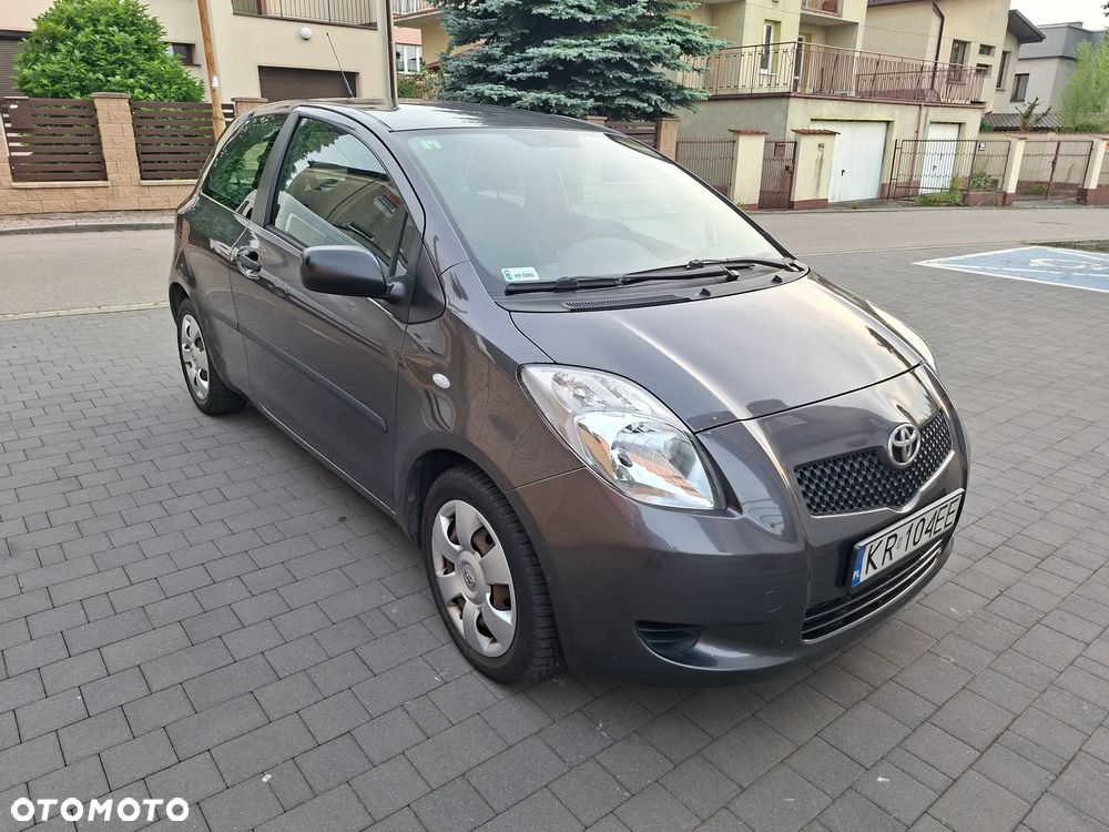 Toyota Yaris - 1