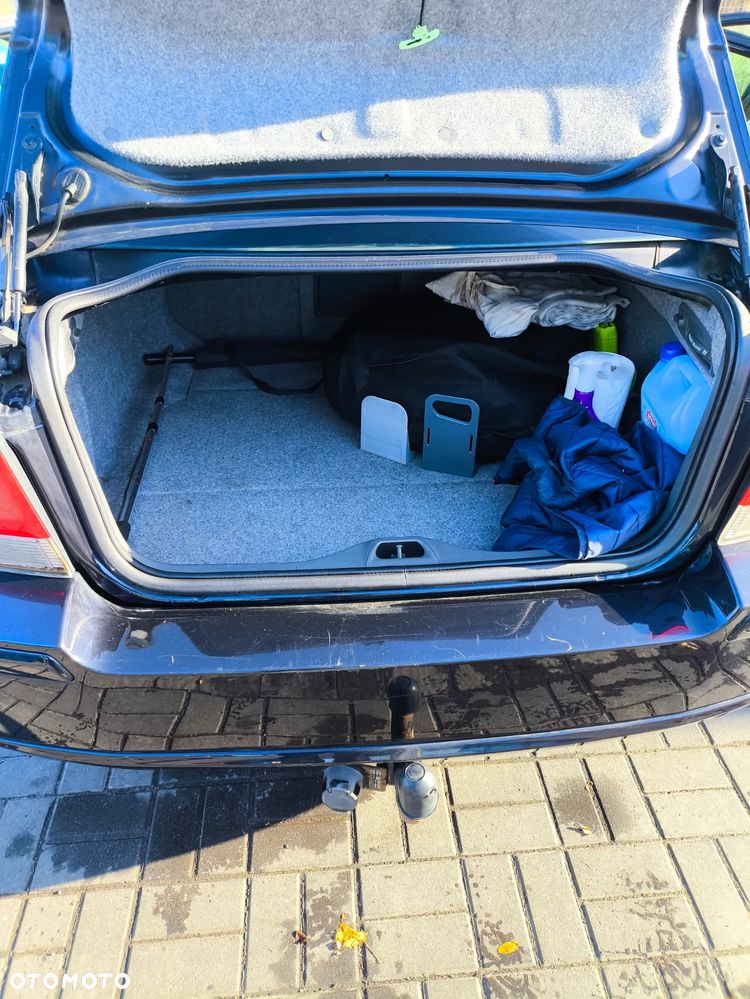 Volvo S60 2.5T Momentum - 11