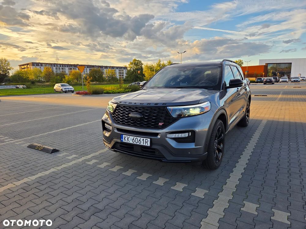 Ford Explorer - 1