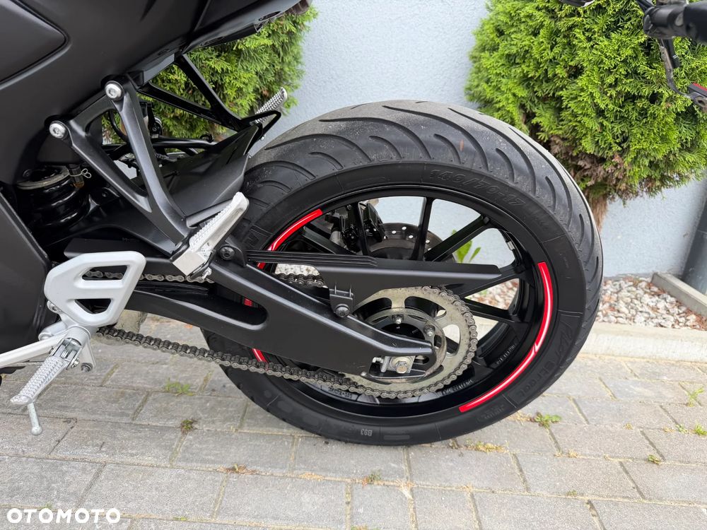 Yamaha MT - 30