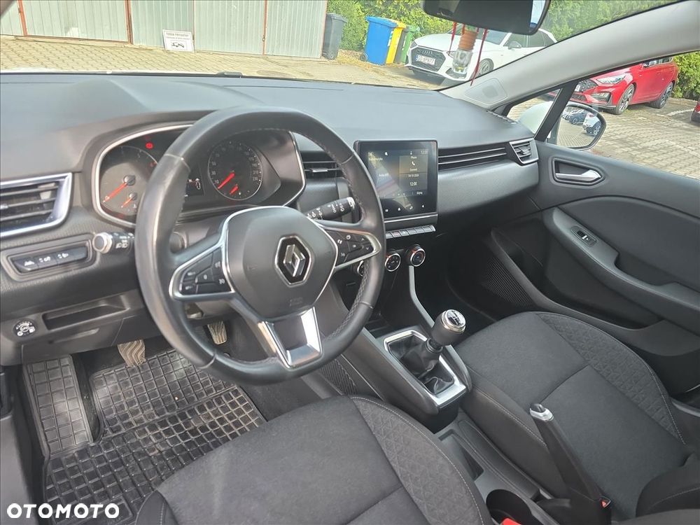 Renault Clio - 10