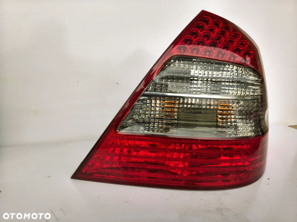 Lampa tył prawa w211 lift LED avantgarde - 2
