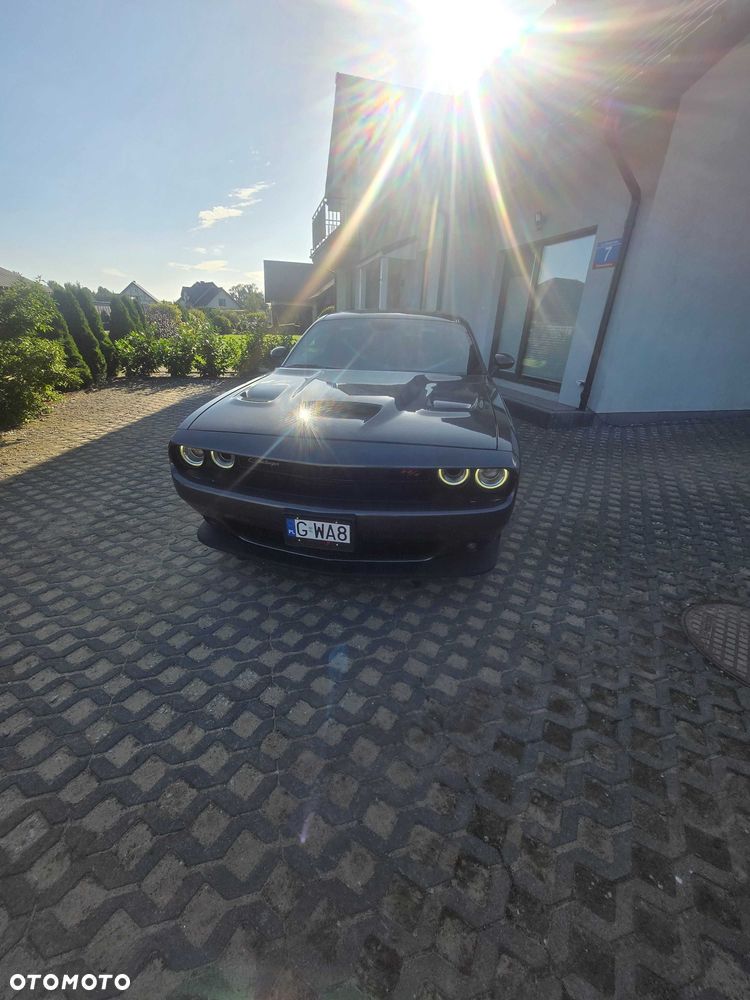 Dodge Challenger - 4