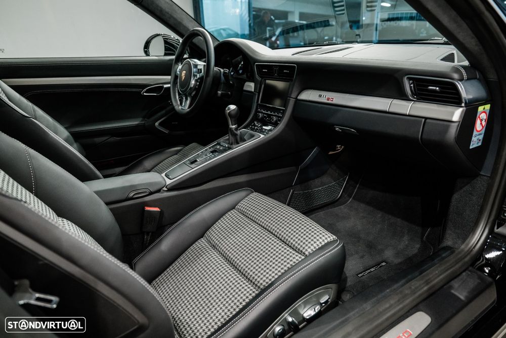 Porsche 911 (991) Carrera S 50 Anos - 13