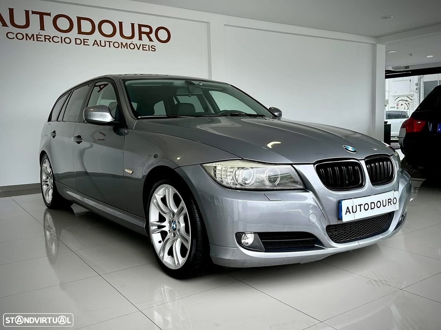 BMW 318 d Touring Navigation Sport - 6