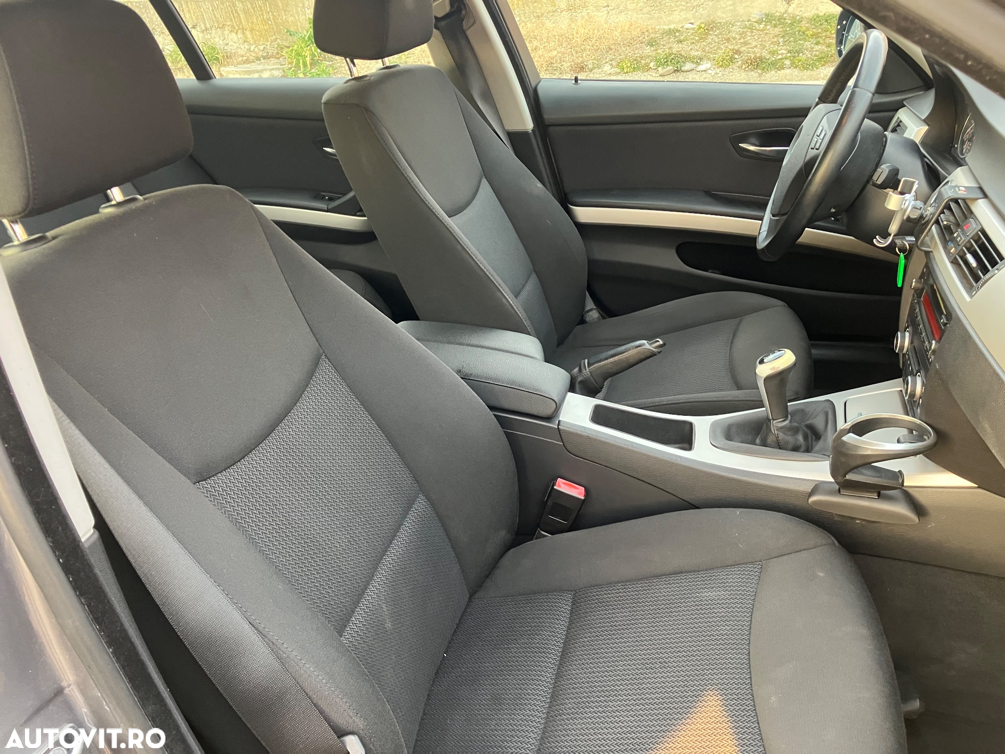 BMW Seria 3 318d - 17