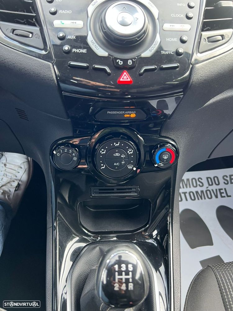 Ford Fiesta 1.5 TDCi Titanium - 30