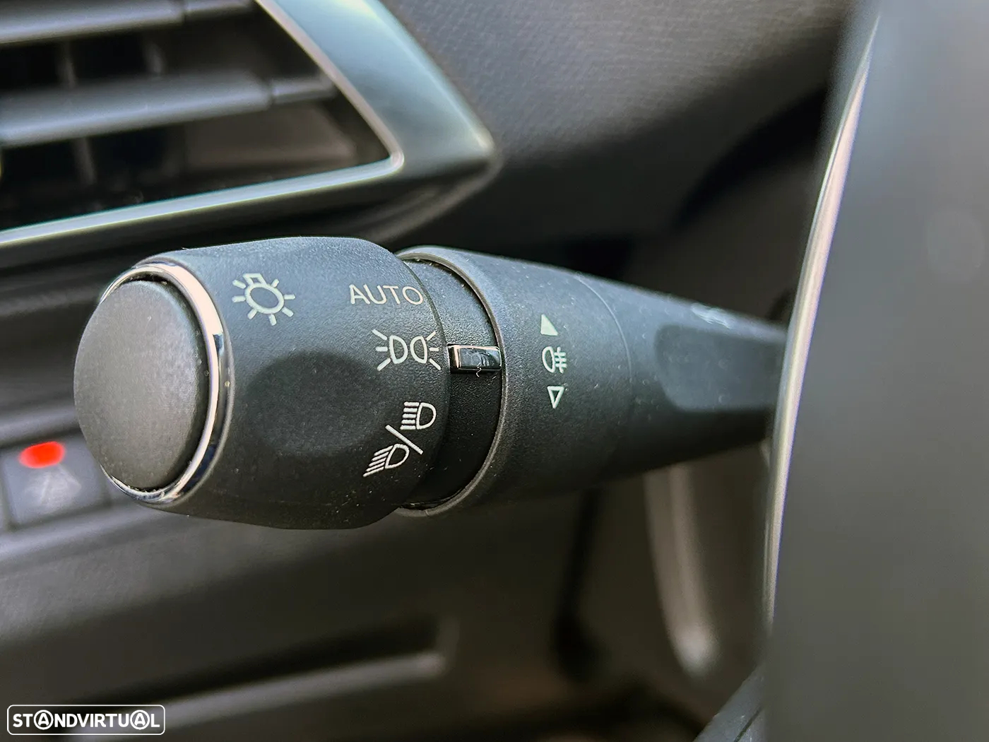 Peugeot 5008 1.5 BlueHDi Allure Pack EAT8 - 38