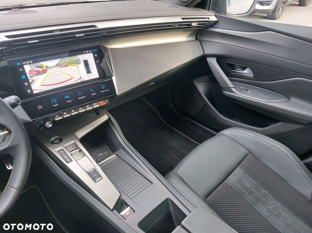 Peugeot 408 - 22