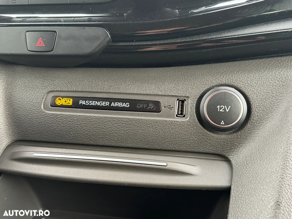 Ford Tourneo Custom 320 L2H1 VA Titanium - 39