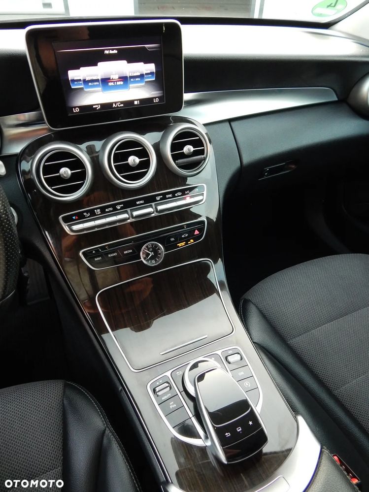 Mercedes-Benz Klasa C 200 7G-TRONIC Edition - 13