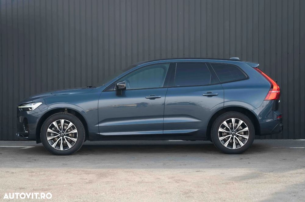 Volvo XC 60 B4 MHEV AT AWD Plus Dark - 10