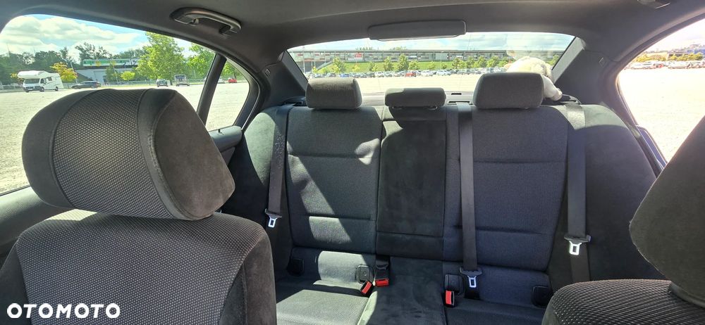 BMW Seria 3 320i - 16