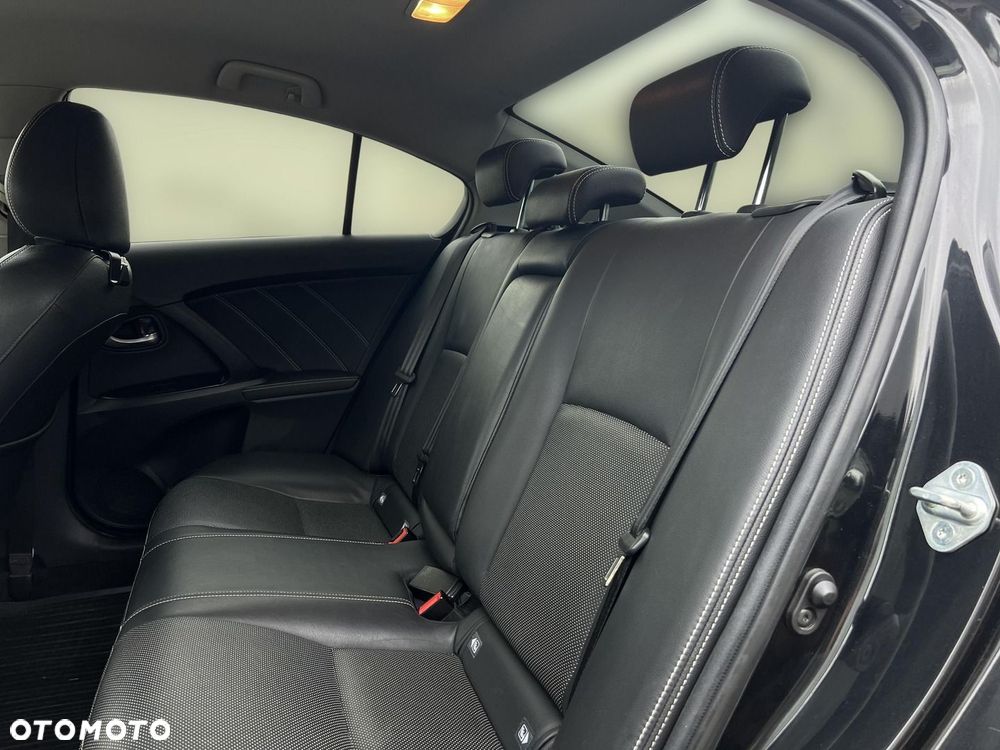 Toyota Avensis 1.8 Premium MS - 15