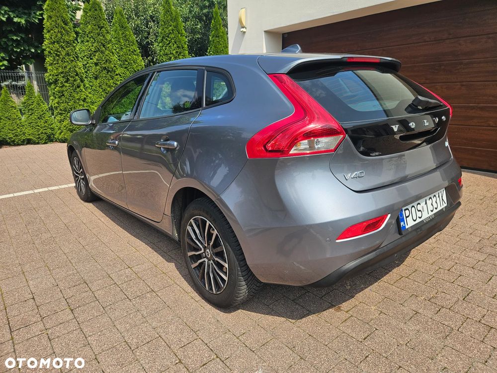 Volvo V40 D2 Momentum - 4
