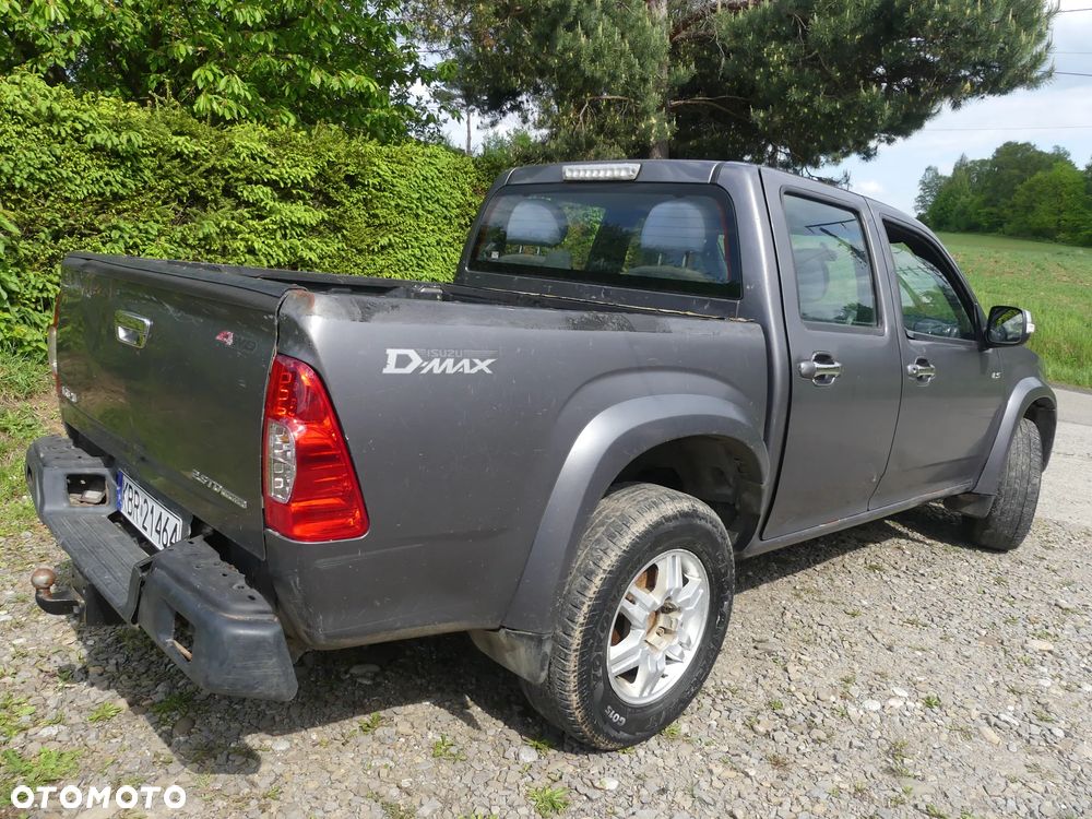 Isuzu D-Max 2.5d DC Custom - 15