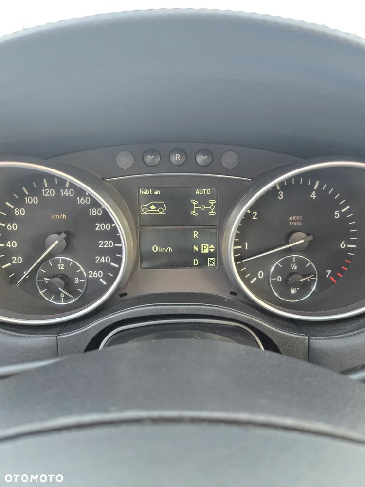 Mercedes-Benz GL 500 4Matic 7G-TRONIC - 14