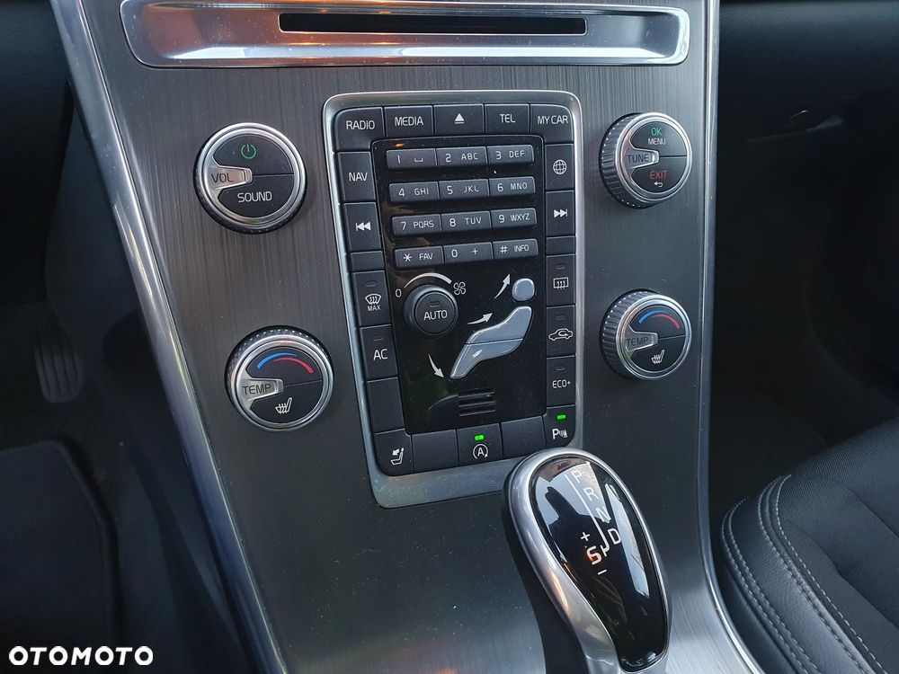 Volvo XC 60 D3 Momentum - 11