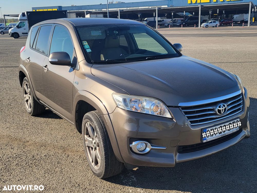 Toyota RAV4 - 1