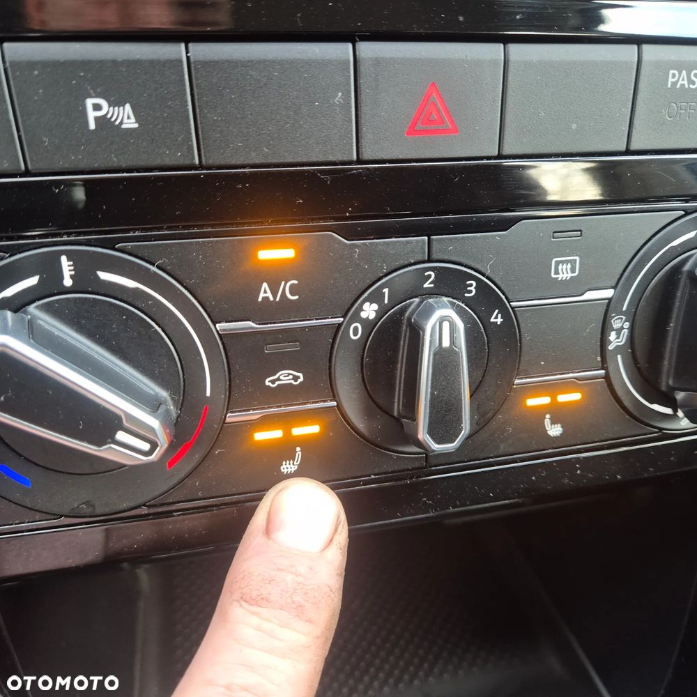 Volkswagen T-Cross 1.0 TSI Style DSG - 9