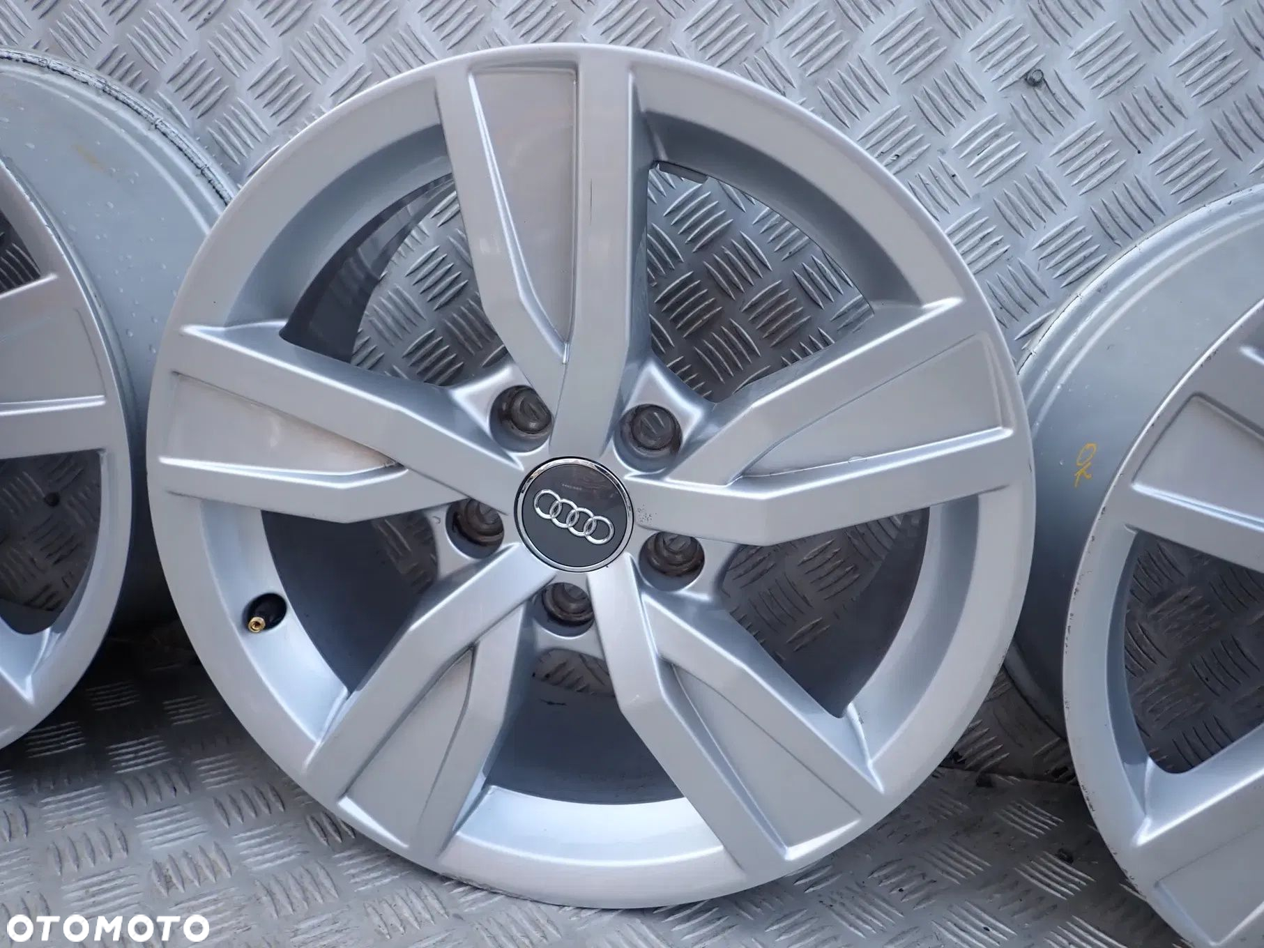 FELGI ALUMINIOWE AUDI 7,0X16 ET35 A4 B9 A6 C7 8W0601025A - 7