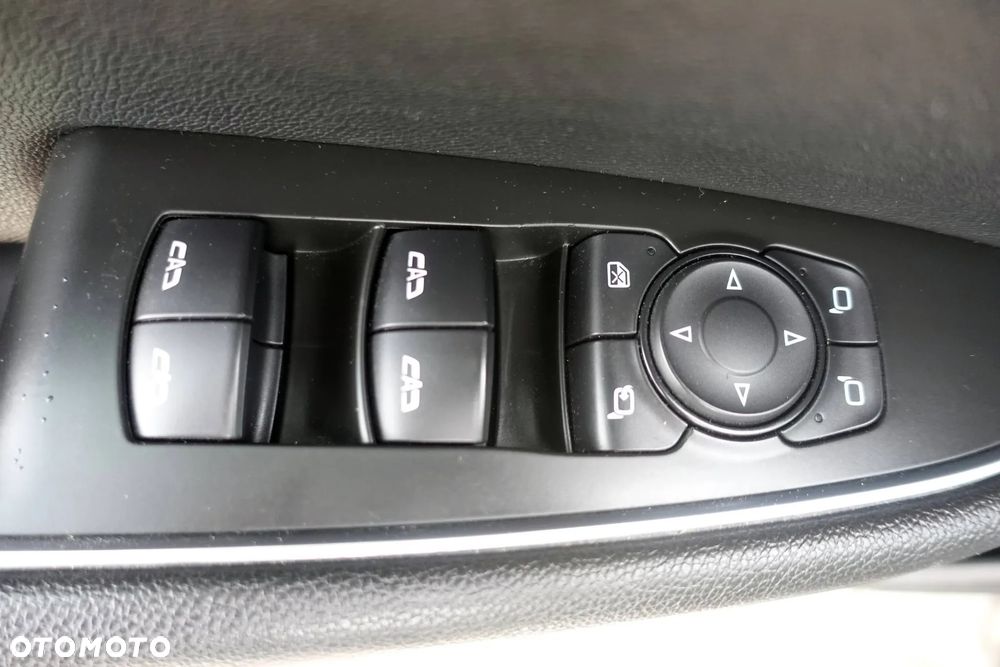 Opel Insignia 2.0 Automatik Business Innovation - 32