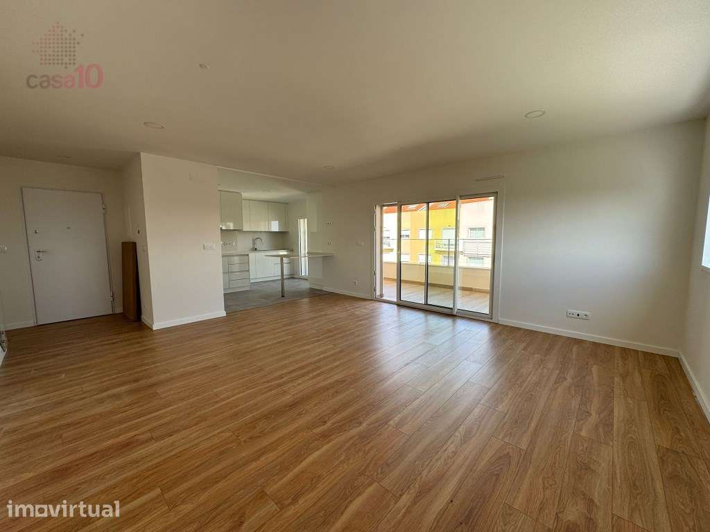 T4 duplex, com excelente terraço, para arrendar no Montijo - Grande imagem: 2/25