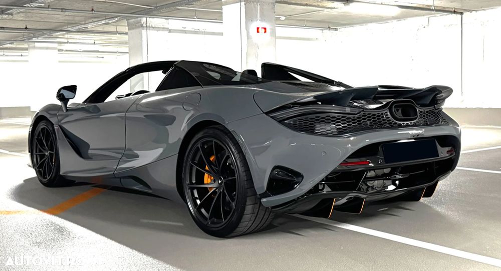 McLaren 750S Spider - 12