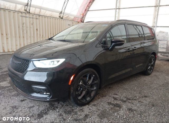 Chrysler Pacifica - 1