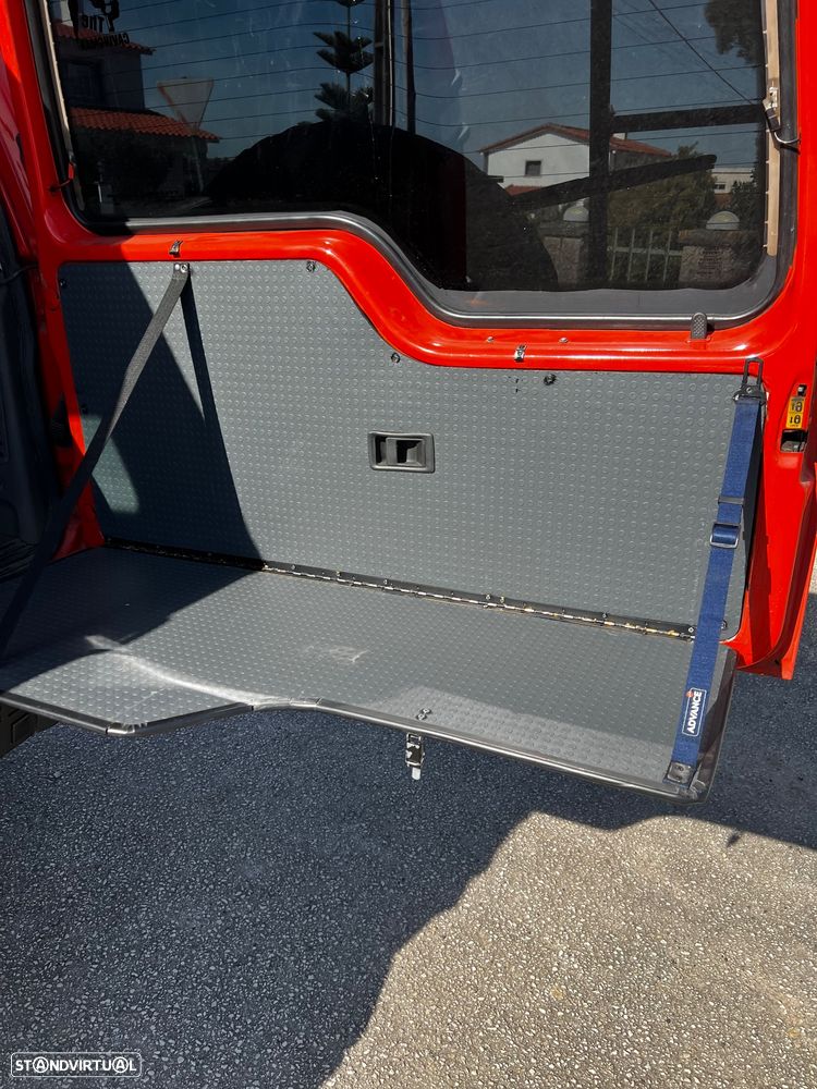 Land Rover Discovery - 21