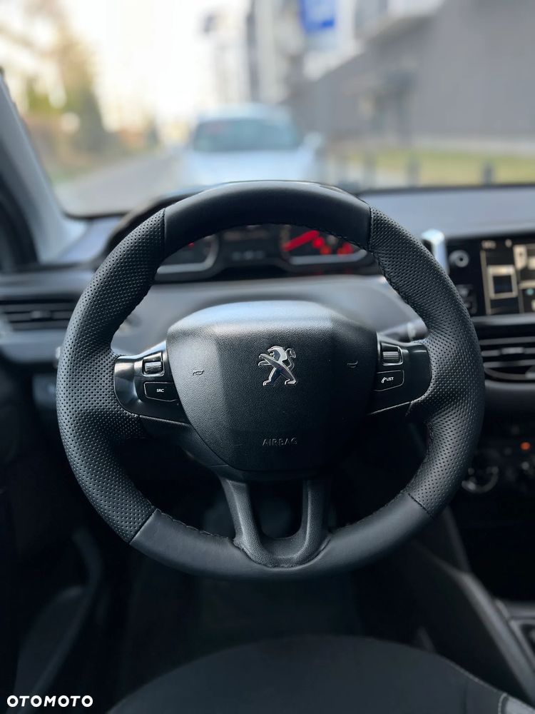 Peugeot 208 - 26