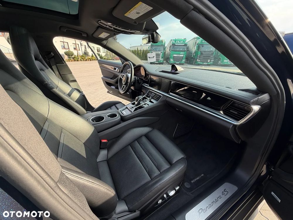 Porsche Panamera - 11