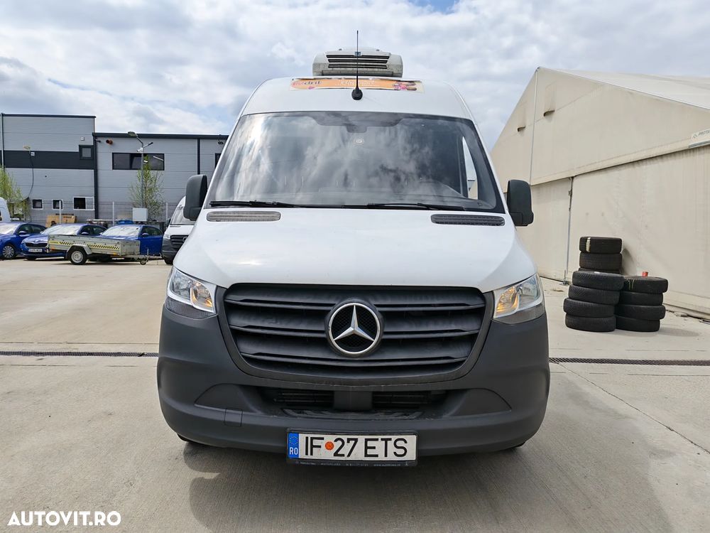 Mercedes-Benz Sprinter - 1