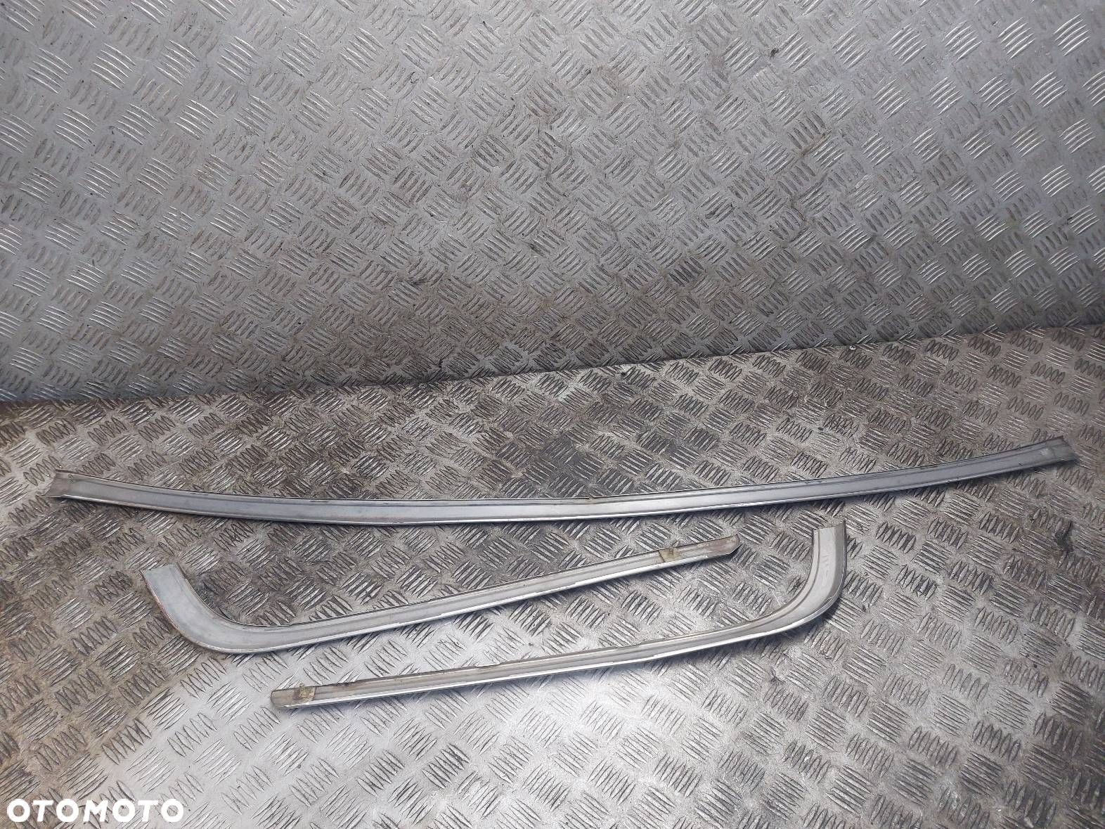 LISTWA OZDOBNA ZDERZAKA TYŁ CHROM AUDI 80 B3 SEDAN - 8