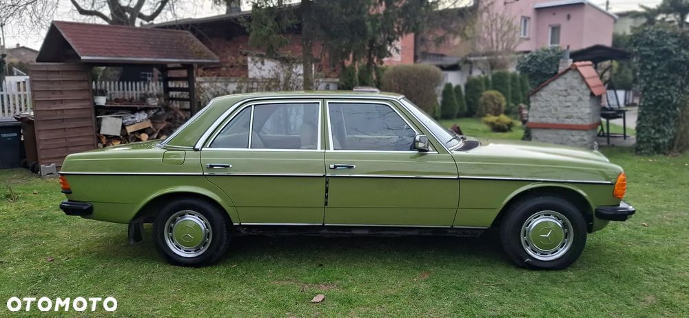 Mercedes-Benz 280 - 26