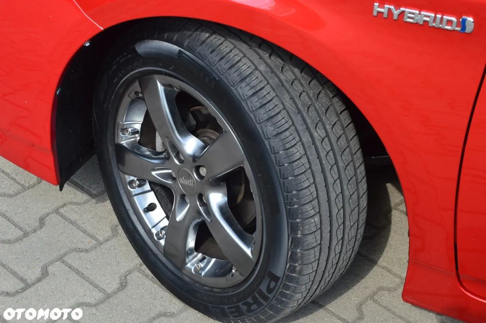 Toyota Prius (Hybrid) Life - 34