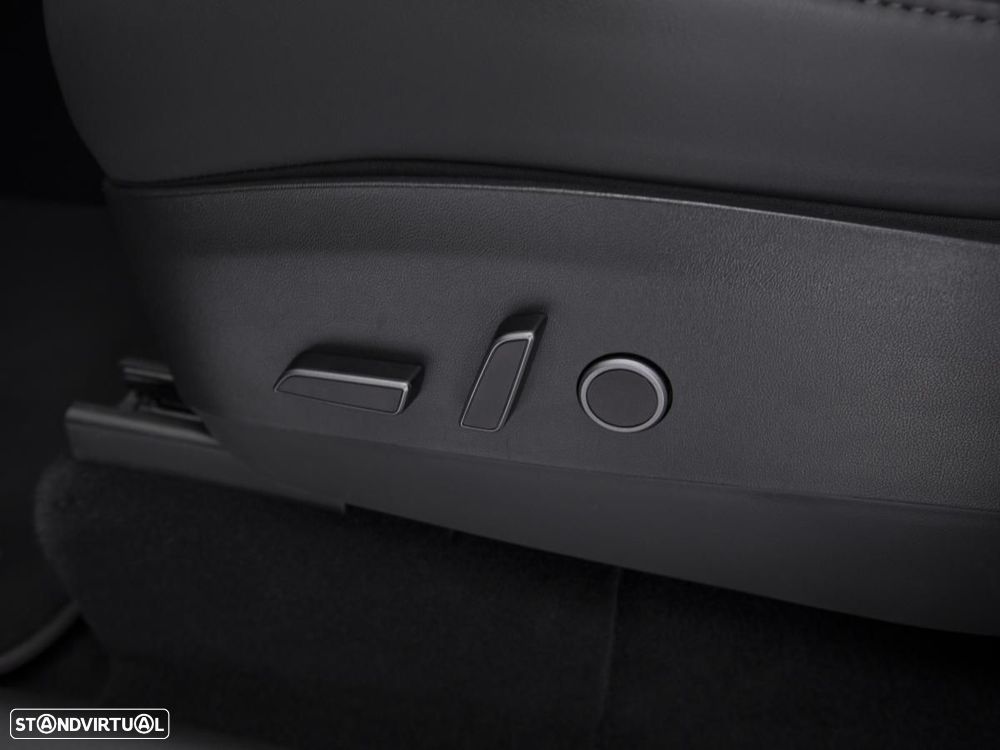 Tesla Model Y Long Range RWD - 18