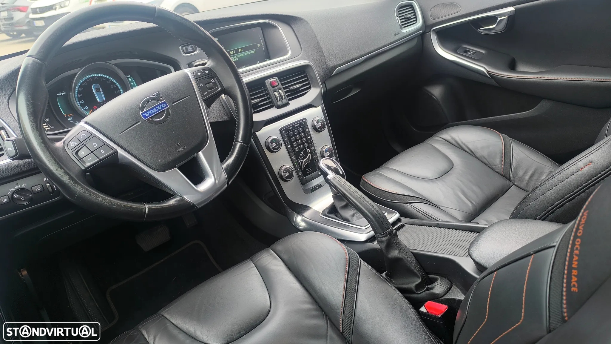 Volvo V40 1.6 D2 VOR Powershift - 18