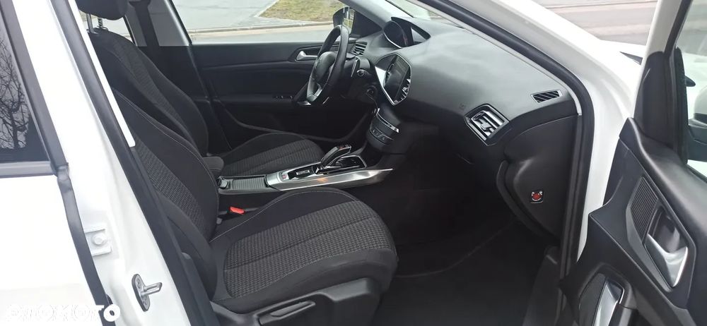 Peugeot 308 SW 1.2 PureTech GPF Allure Pack S&S EAT8 - 13