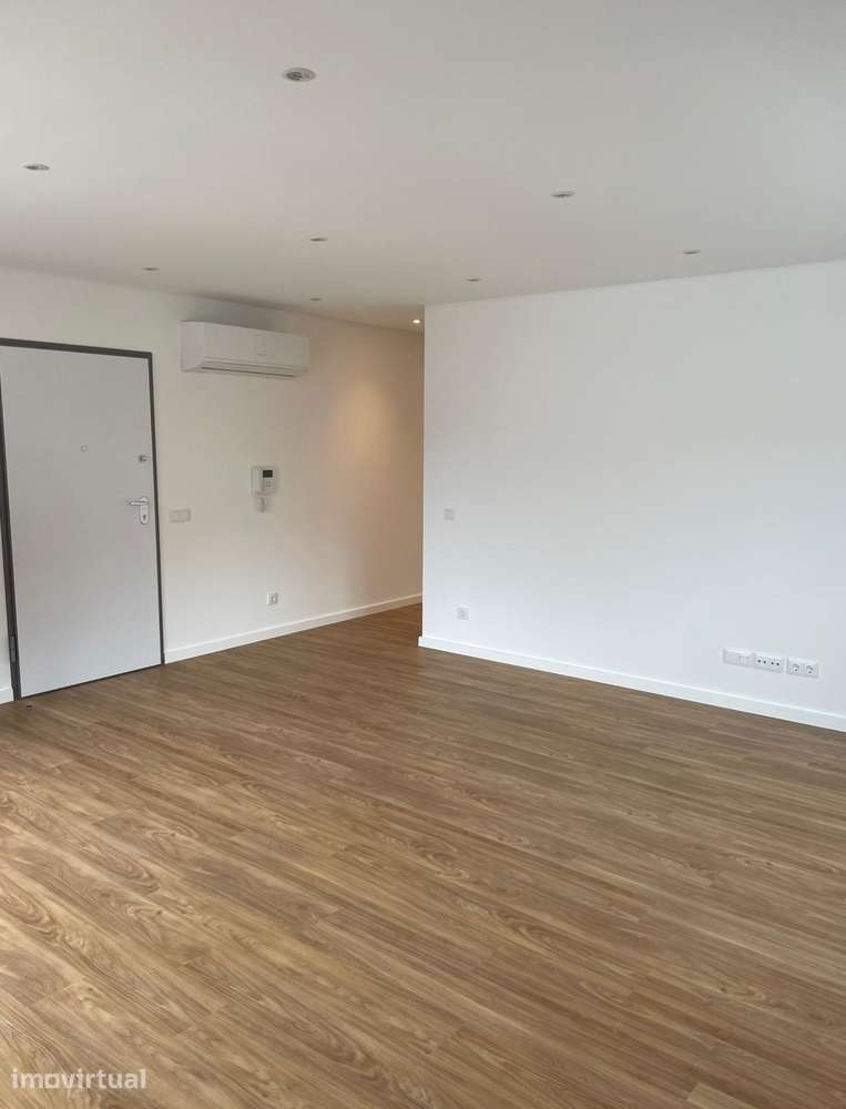 Moderno Apartamento T2 em Zona Premium do Estoril - Grande imagem: 5/22