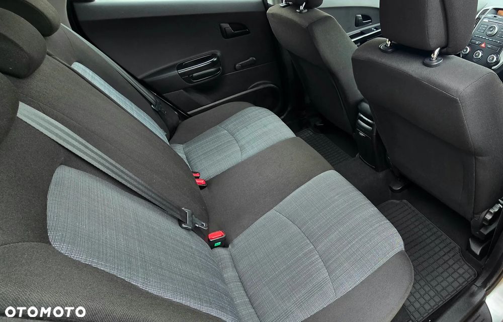 Kia Ceed - 24